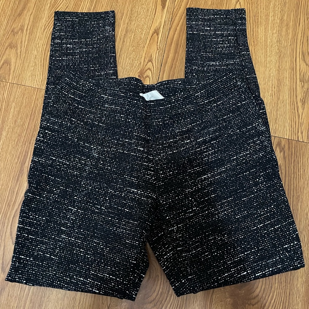 Joré Leggings Size Small- Black And White Pattern